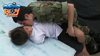 مارس الجنس من قبل سكسي بنات محجبات امرأة سوداء شابة في كهف لذيذ
