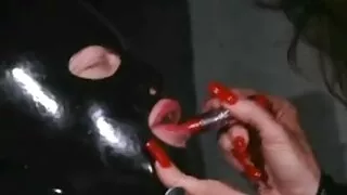 مجعد شقراء الملاعين و يضغط لها الثدي مع يديها فيلم سكسي بنات