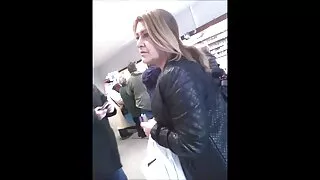 رشيقة الفرخ يقفز سكسي حيوانات وبنات على النشوة الجنسية
