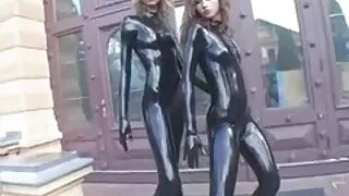 شابة سمراء افلام سكس كلاب وحريم مع نائب الرئيس على الوجه يفرح في وجودها