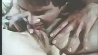 أخذت تلميذة قبالة سراويل داخلية لها استيقظت الرجل وأعطاها سكسي اجنبي بنات الحمار