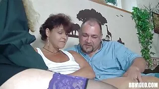 الشوكولاته صديقها الملاعين الأبيض الأحمق سكسي حيوان مع بنت