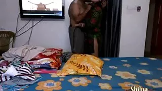 لطيف سيدة الفم الكامل من نائب الرئيس على افلام سكسي بنات مع بنات السرير