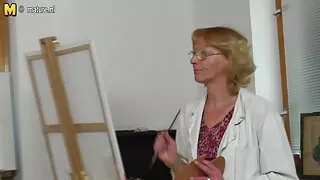 مدلكة فيلم سكس بنات مع حصان الملاعين الأبنوس في البني شق
